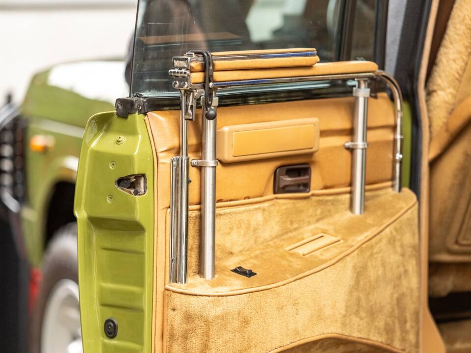 Bild 34/66 von Land Rover Range Rover Classic Rometsch (1985)