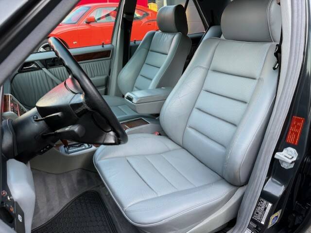 Image 10/24 de Mercedes-Benz E 500 (1994)