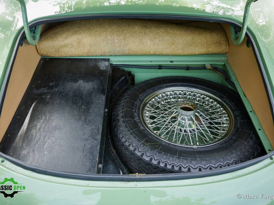 Image 58/60 de Jaguar E-Type (1969)