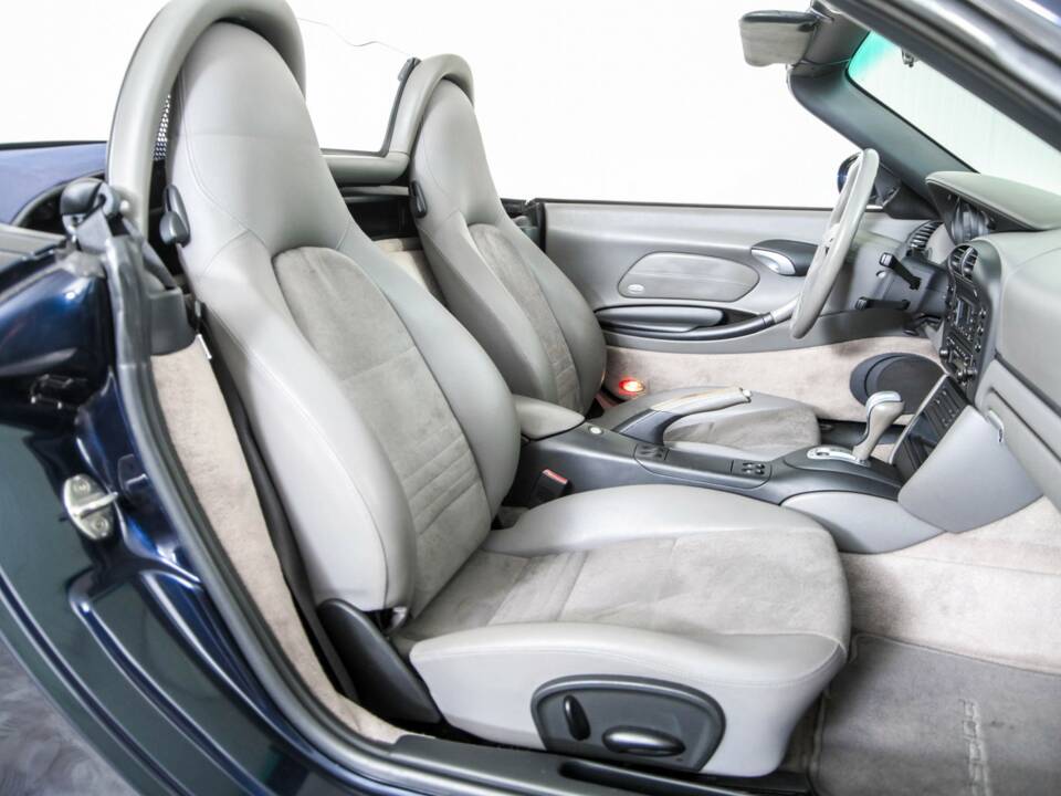 Image 20/50 of Porsche Boxster (2005)