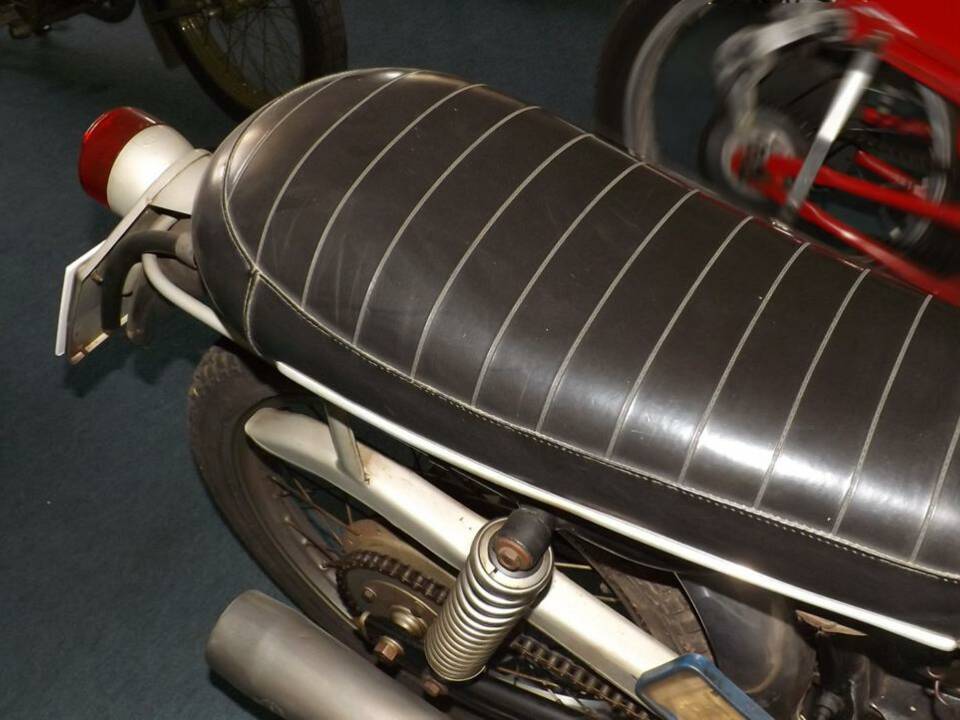 Immagine 4/30 di Moto Morini 175 Turismo (1962)