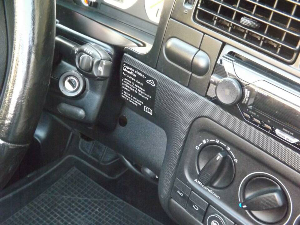 Image 28/50 of Volkswagen Golf III Cabrio 1.6 (1998)