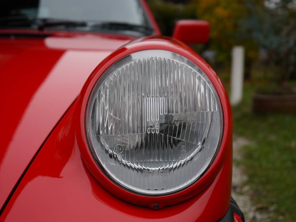 Imagen 13/20 de Porsche 911 Carrera 3.2 (1988)