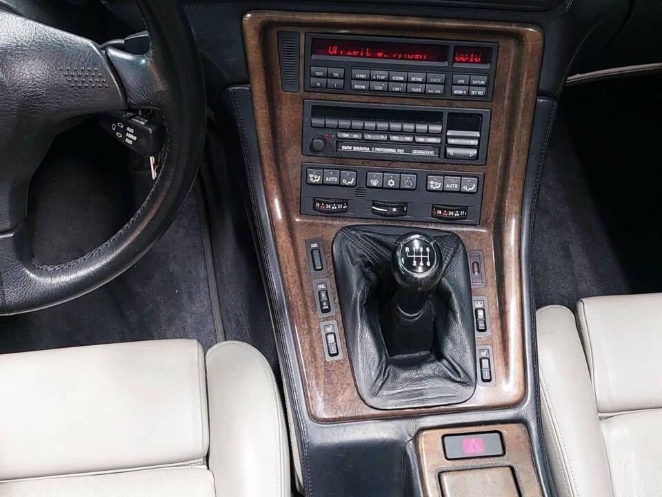 Image 11/15 of BMW 850CSi (1994)