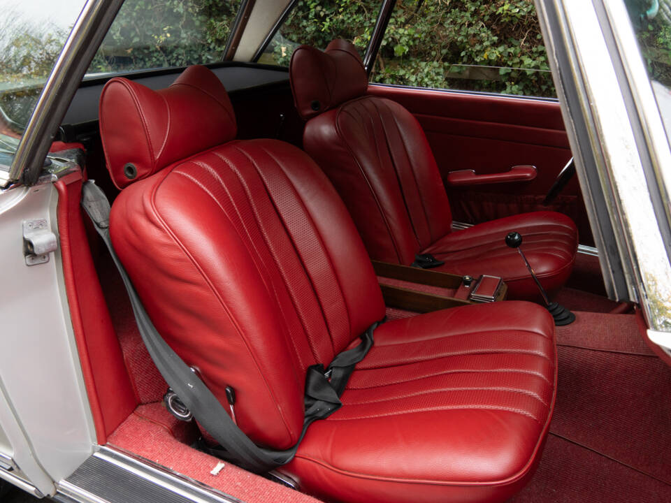 Image 9/16 of Mercedes-Benz 280 SL (1971)