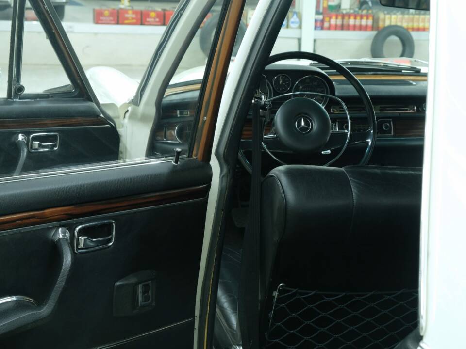 Afbeelding 27/70 van Mercedes-Benz 300 SEL (1968)