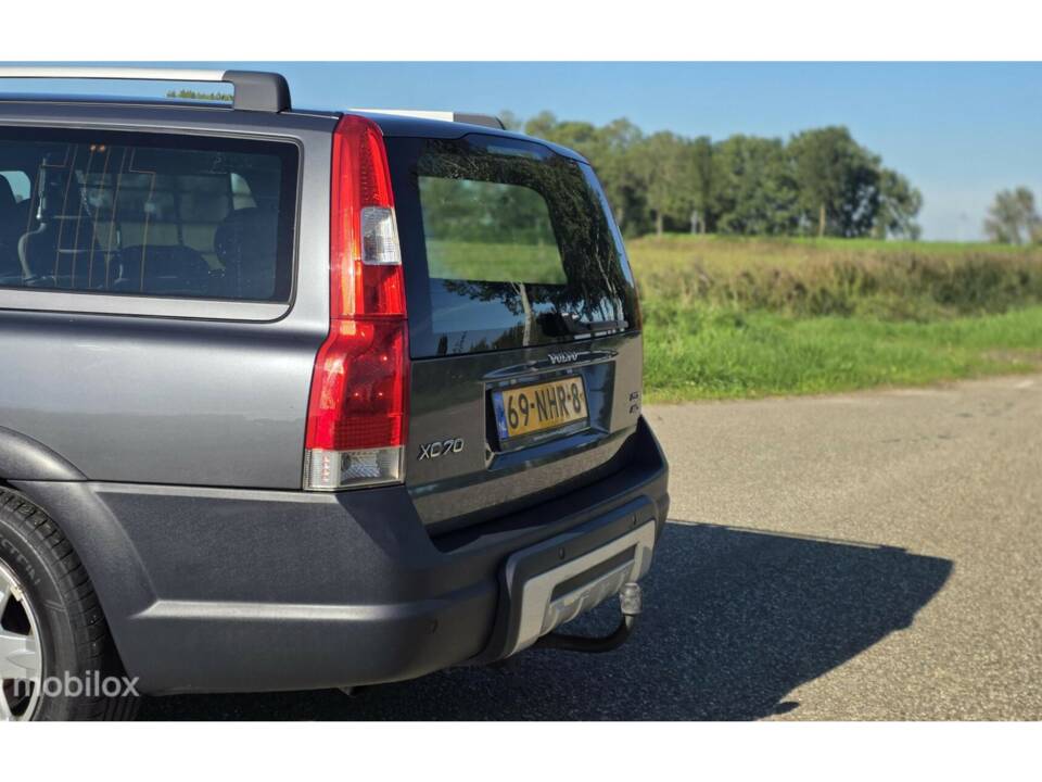 Bild 12/34 von Volvo XC70 2.5T AWD (2006)
