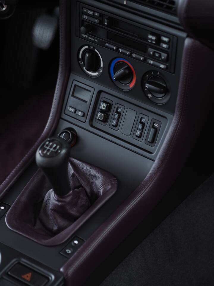 Bild 46/47 von BMW Z3 1.9 (1997)