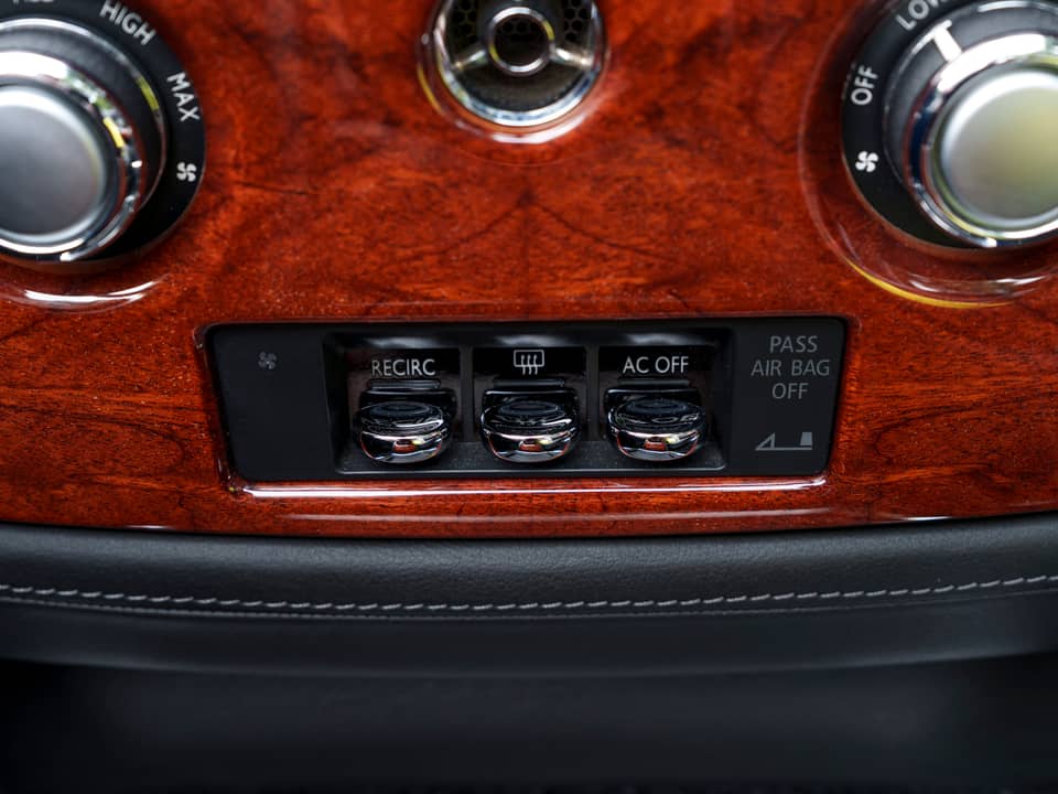 Image 26/35 of Rolls-Royce Phantom DHC (2008)