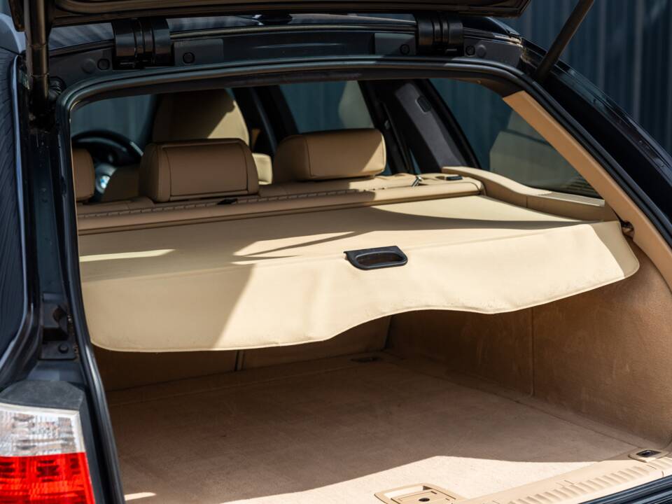 Imagen 23/65 de BMW 545i Touring (2005)
