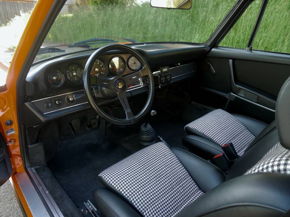 Image 42/50 de Porsche 911 2.4 S (1900)