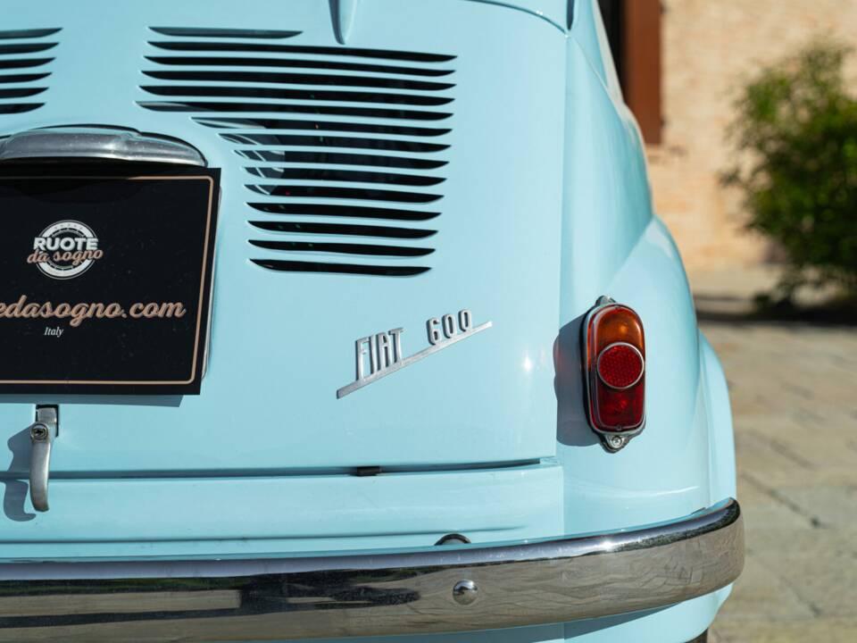 Image 17/49 of FIAT 600 (1957)