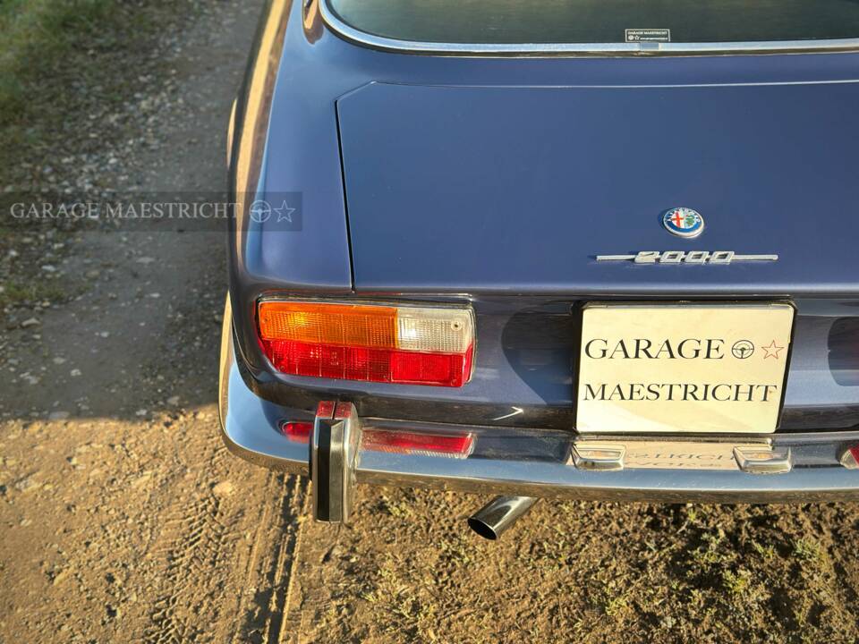 Afbeelding 27/99 van Alfa Romeo 2000 GT Veloce (1973)