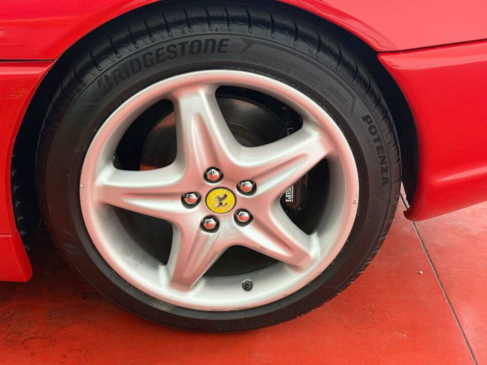 Bild 32/50 von Ferrari F 355 Berlinetta (1997)