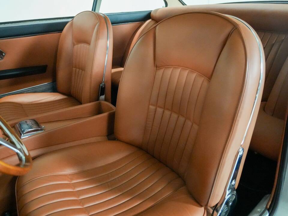 Bild 3/50 von Ferrari 330 GT (1965)