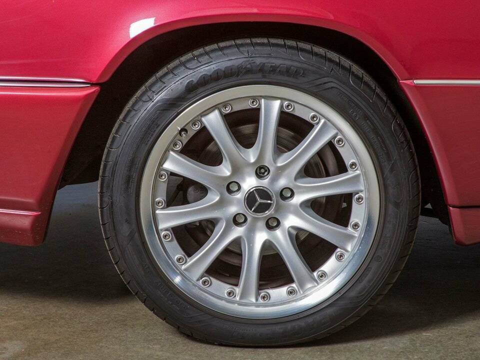 Bild 20/31 von Mercedes-Benz E 320 (1993)