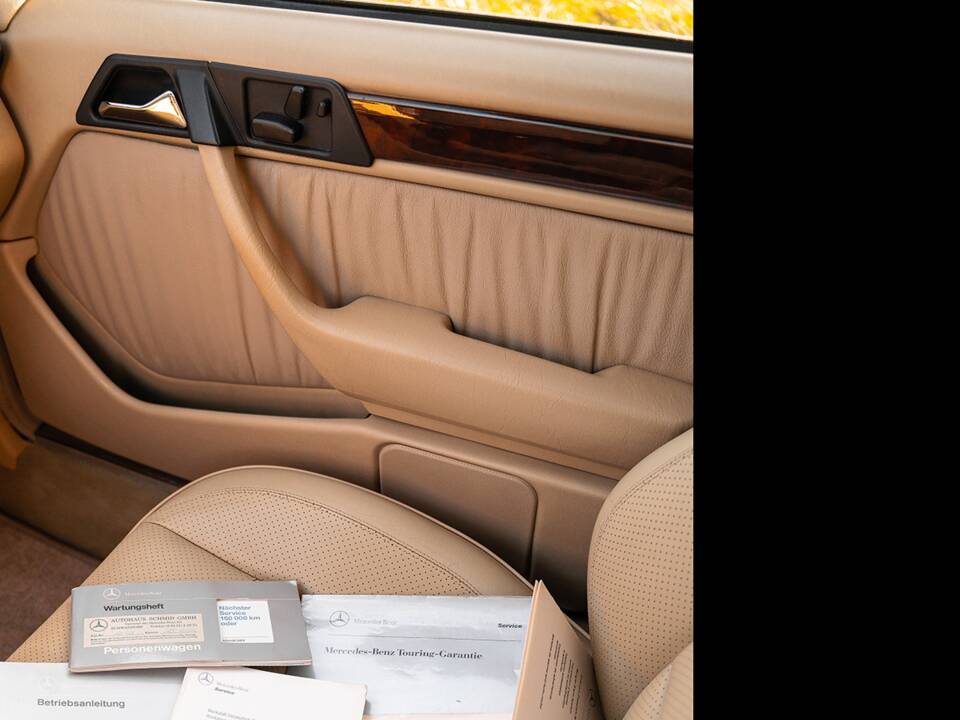 Bild 33/38 von Mercedes-Benz 500 E (1991)