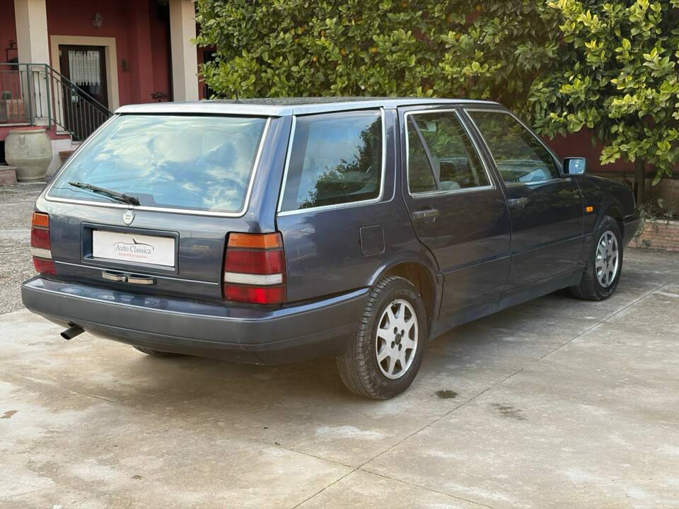 Image 3/20 of Lancia Thema Station Wagon 16V (1992)