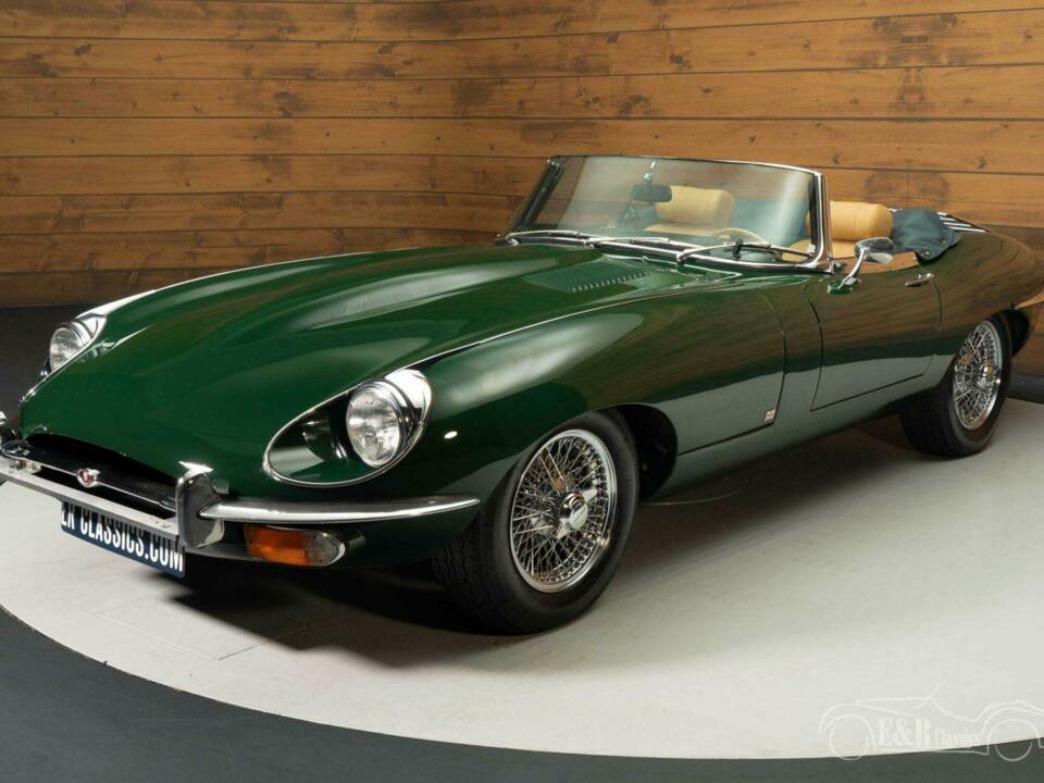 Image 5/19 de Jaguar E-Type (1970)