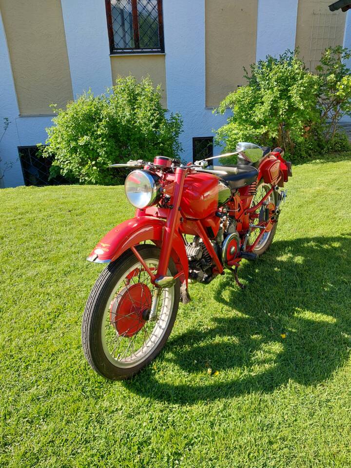 Image 2/10 of Moto Guzzi DUMMY (1954)