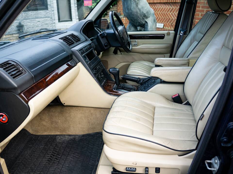 Image 13/29 of Land Rover Range Rover 4.0 HSE (2001)