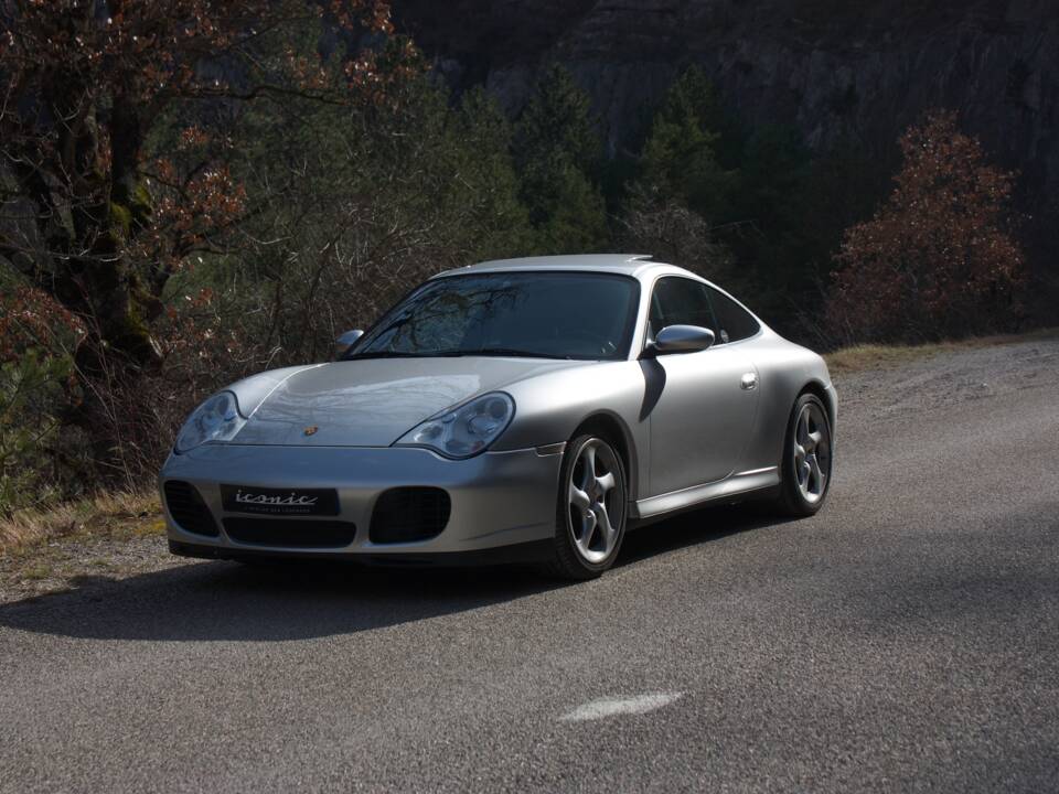 Image 4/19 of Porsche 911 Carrera 4S (2002)