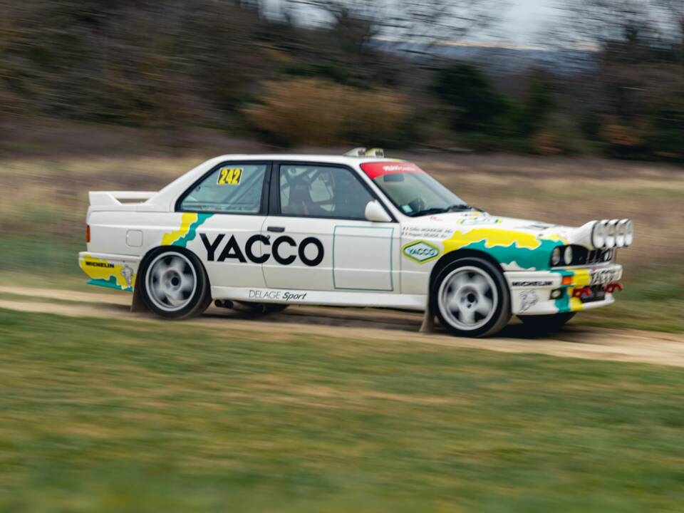 Image 24/56 de BMW M3 (1988)