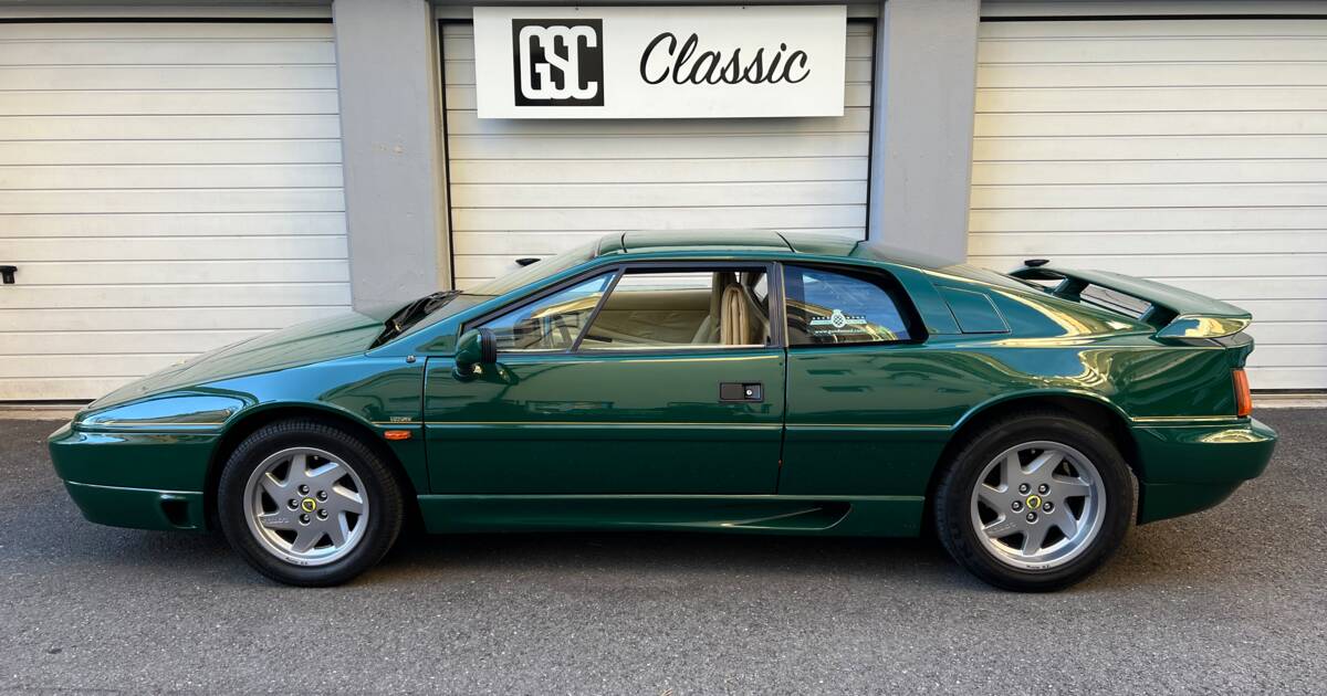 For Sale: Lotus Esprit SE (1990) offered for £52,626