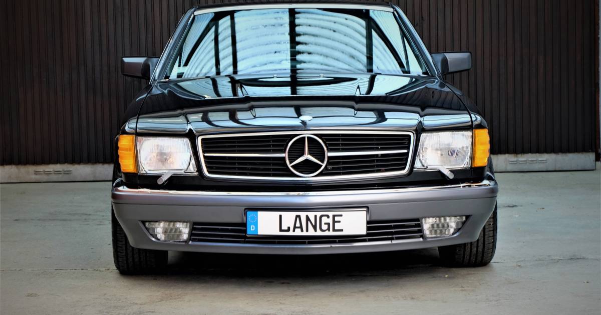 For Sale: Mercedes-Benz 560 SEC (1991) offered for £60,160