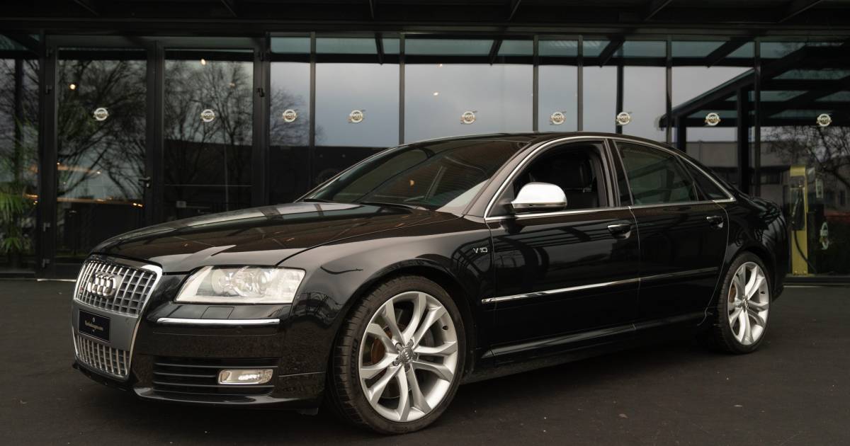 For Sale Audi S8 V10 (2009) offered for £31,596