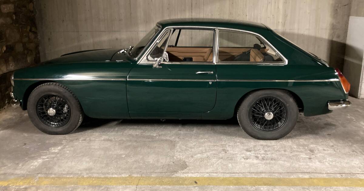 MG MGB B Serie II Coupe Coches Clásicos a la Venta - Classic Trader