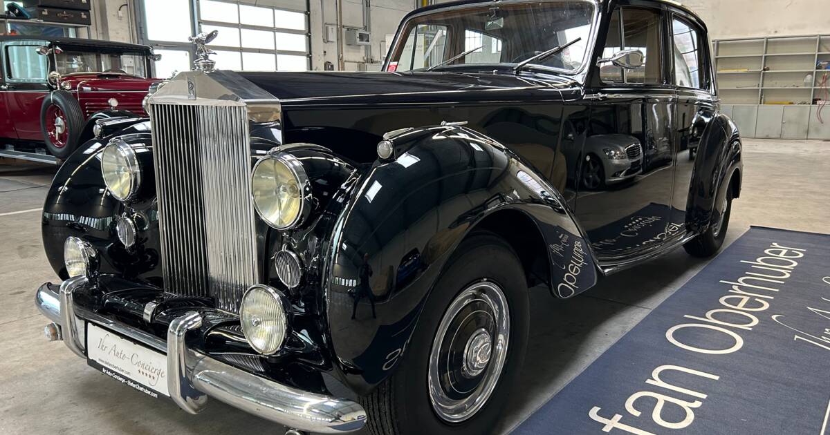 For Sale: Rolls-Royce Silver Dawn (1951) offered for £60,604