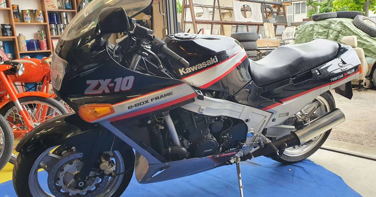 For Sale: Kawasaki ZX-10 (1989) offered for €4,500