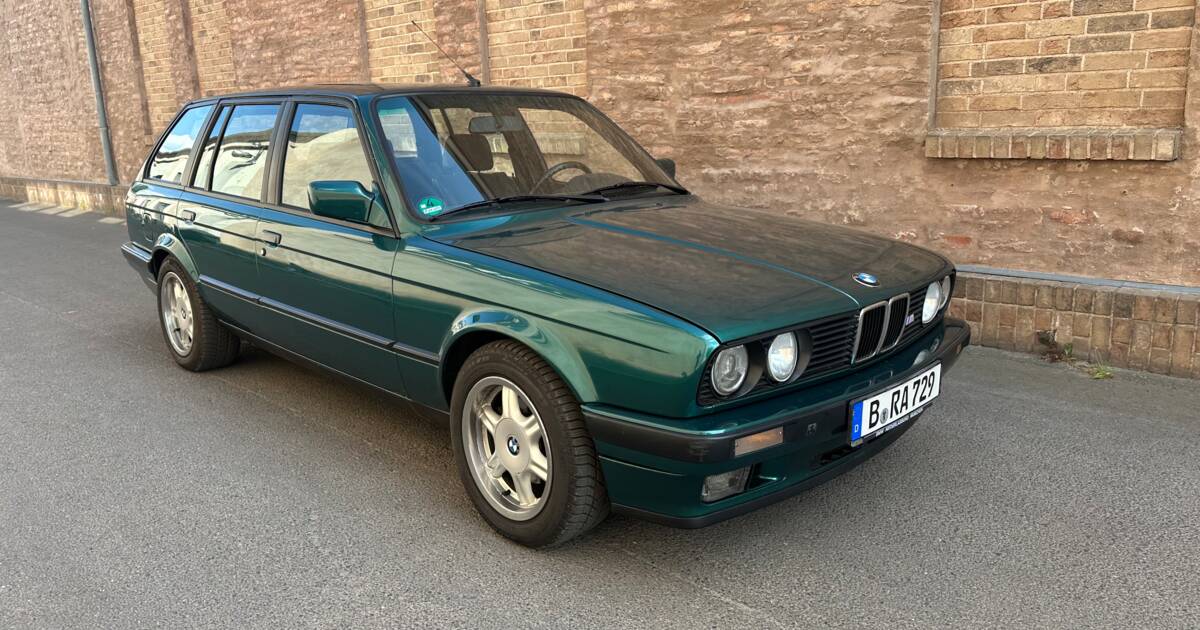 1993 | BMW 325i Touring at auction until 11/05/2025