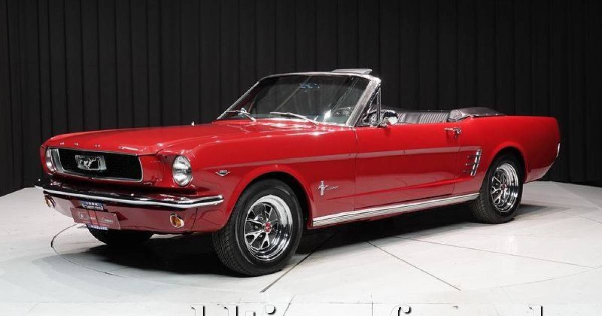 1965 FORD MUSTANG Convertible £37,500