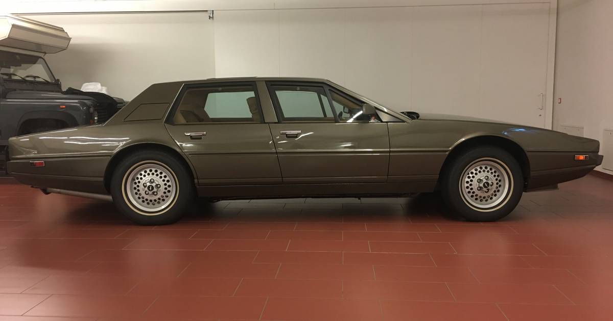 Aston martin lagonda 1982