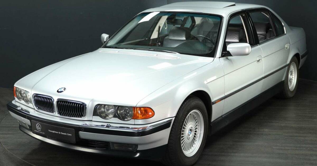 For Sale: BMW 750i (1999) offered for €47,900